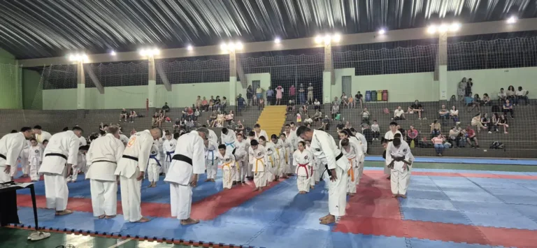 exame de faixas de karatê em Foz do Iguaçu