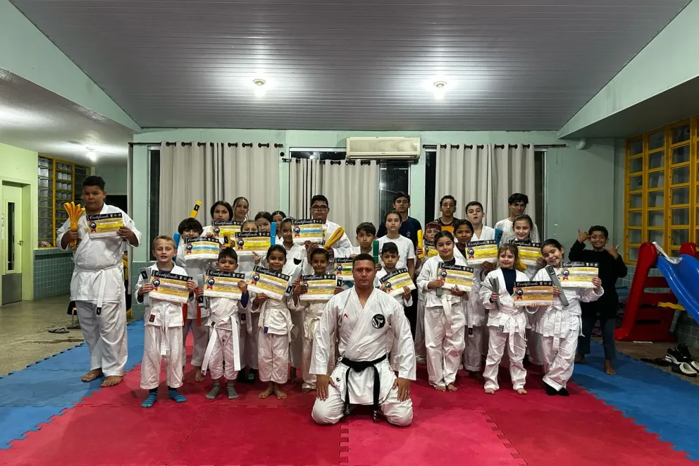 akfi-dojo-anderson-silva-realiza-cerimonia-de-entrega-de-faixas25