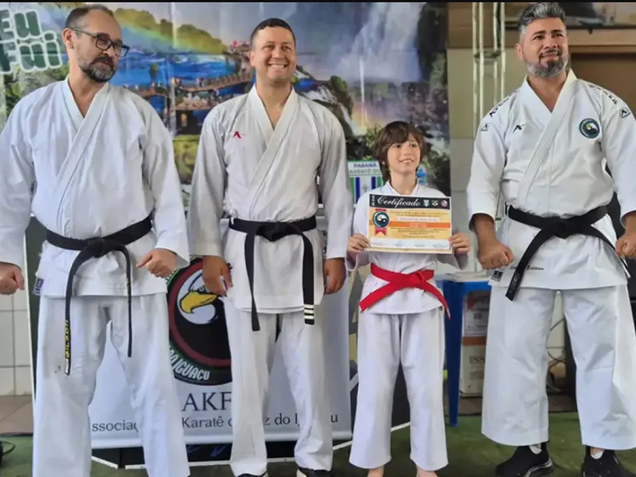 capa-akfi-entrega-certificados-faixas-karate-foz-do-iguacu